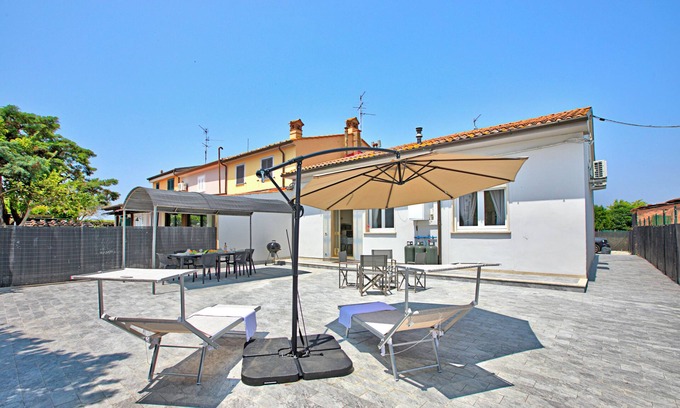 Viareggio House | La Siesta, Torre del Lago, Italy