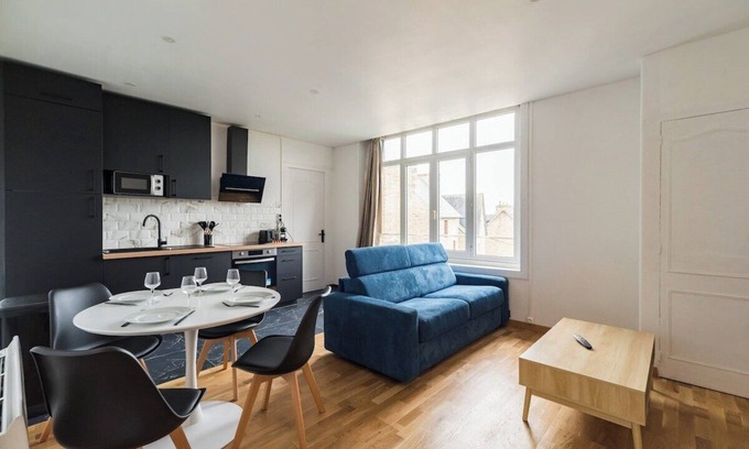Guingamp Apartment | La Suite de l'Elegance, proche gare de Guingamp
