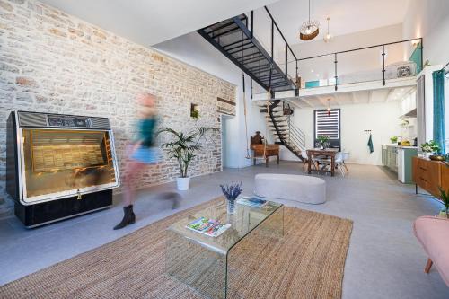 Puligny-Montrachet House | La Suite Gainsbourg