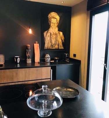 Salon-de-Provence Apartment | La Suite TAMAN au centre de Salon