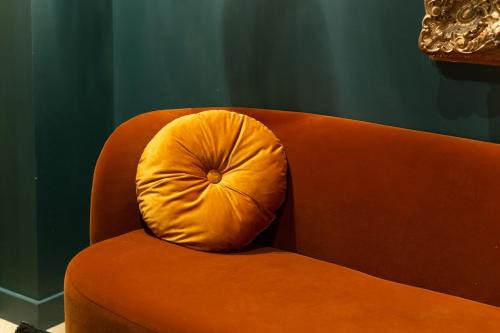 La Celle-sous-Gouzon Apartment | La Suite Versailles freeParking table massage Clim