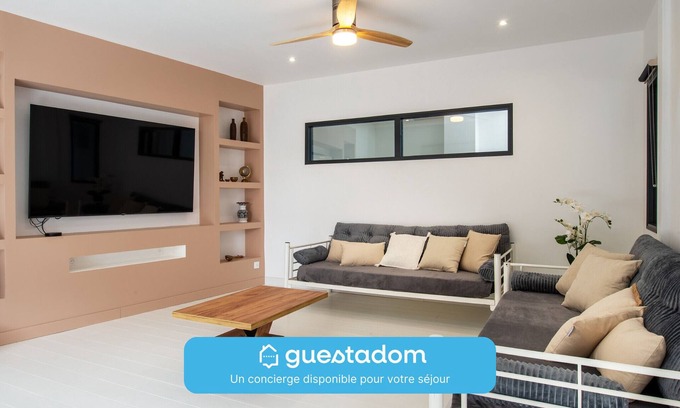 Laval House | La Terrasse - Wifi - Parking - Clim