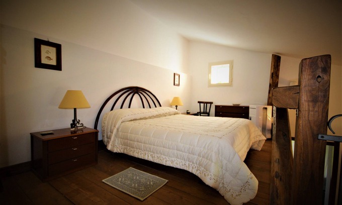 Magomadas House | La Tinaia Country House Bed & Board