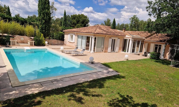 Saint-Esteve-Janson House | La Tissonnière a peaceful and intimate cottage with garden and spa