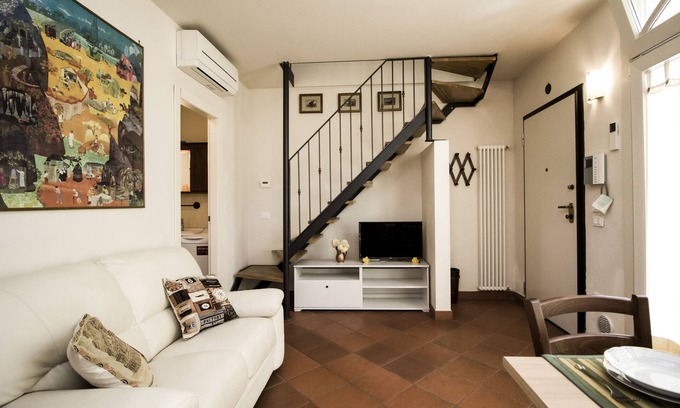 Pisa City Centre Apartment | La Torre Holiday House near the Leaning Tower