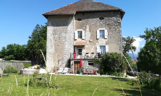 Faverges-Seythenex House | La Tour de Seythenex