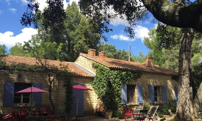 Mazan House | LA TRES GRANDE PEYRIERE - stone villa w large pool, large wooded prop, 3 brm