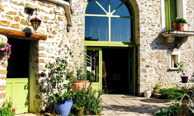 Suisnes House | LA VIE EST BELLE - VILLA WITH SWIMMING POOL - NEAR PARIS & DISNEYLAND