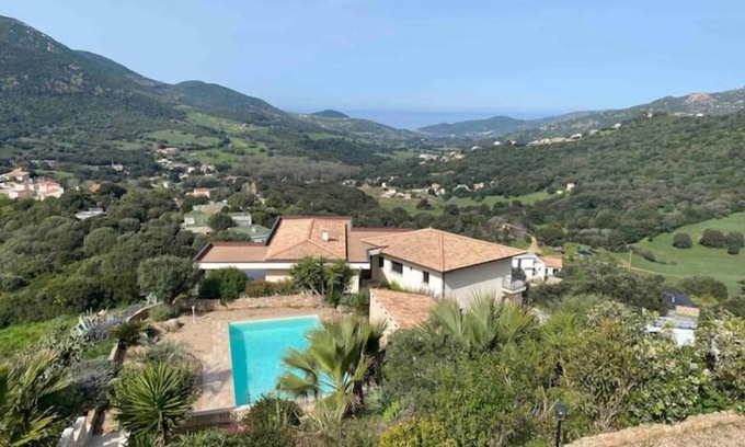 Alata Villa | La Villa Alata Avec vue Imprenable sur la mer