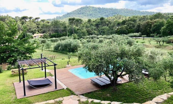 Le Val Bed & Breakfast | La Villa aux Oliviers