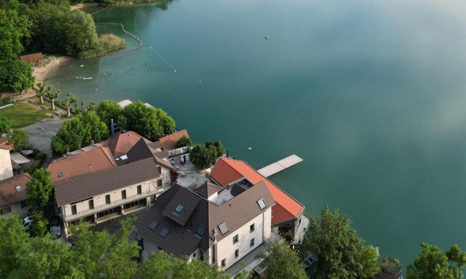 Aiguebelette-le-Lac Hotel | La Villa du Lac