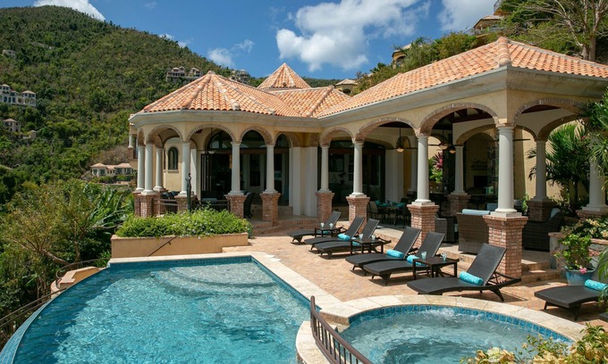 Maho Bay Quarter Villa | La Vita Peter Bay- Dreamy Villa in the USVI PRIVATE BEACH