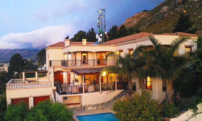 Mountainside Villa | La Vue Parfaite villa has fantastic views of sea and mountains.