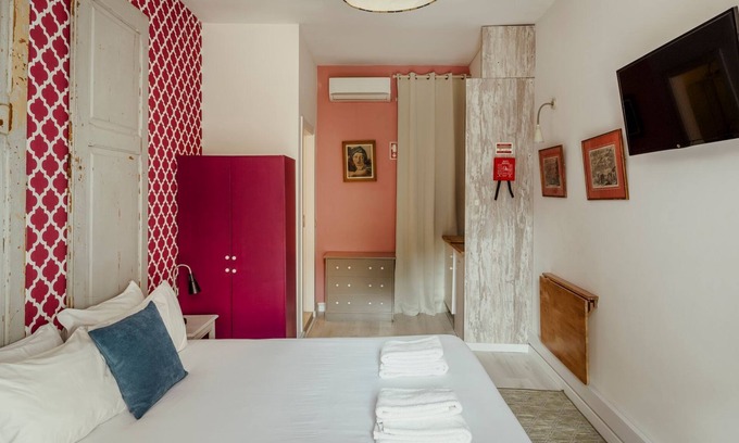 Alcantara Apartment | Labor Alliance Residence - Room 15 by LovelyStay
