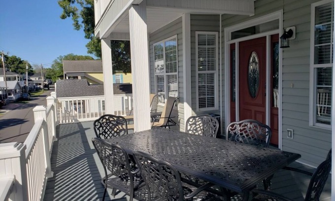 Myrtle Beach House | Labor Day & Halloweekends available for this awesome 5BR/3.5BA, 5 star property!