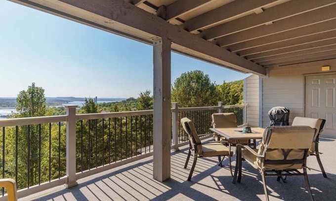 Indian Point Condo | Labor Day Open! Newly Updated Condo! Lake View! Spacious!