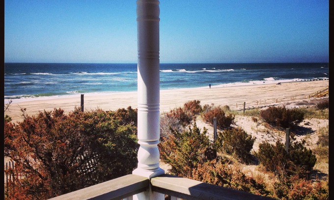 Ocean Beach House | LABOR DAY SPECIAL Real Oceanfront, 7 bdrm, Sleeps 14, 3 levels, 3 Decks, 3 Bath