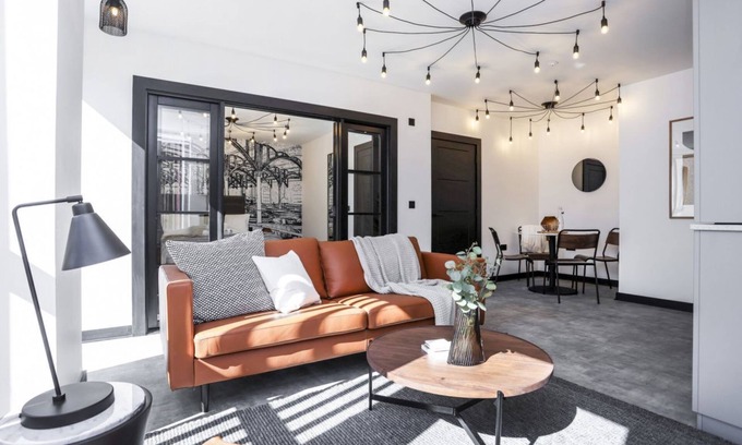 Old Town Apartment | Laboratory Store: 2bed moments from Royal Mile