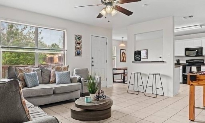 San Antonio House | Lackland AFB Military and Pet friendly!