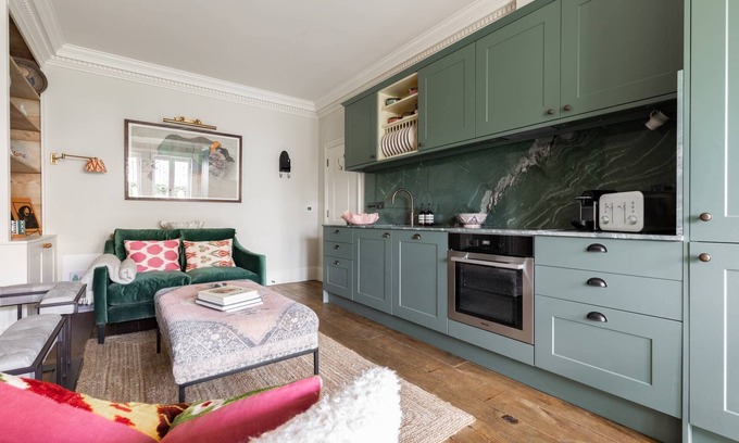 Colville Apartment | Ladbroke Gardens VII by onefinestay