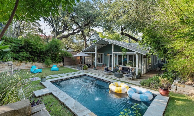 Travis Heights House | Ladybird Villa & Casita + Saltwater Pool