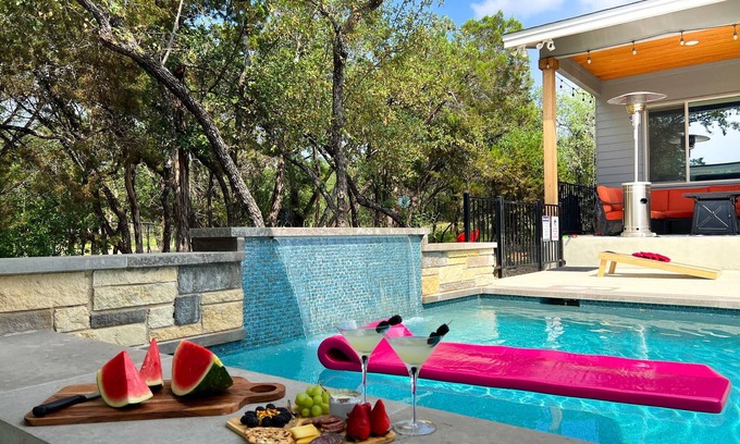 Lago Vista House | Lago Vista Free Heated Pool Oasis-FirePit, Fishing