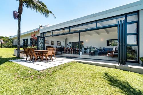 Umhlali Beach Apartment | Lagoon Drive 15