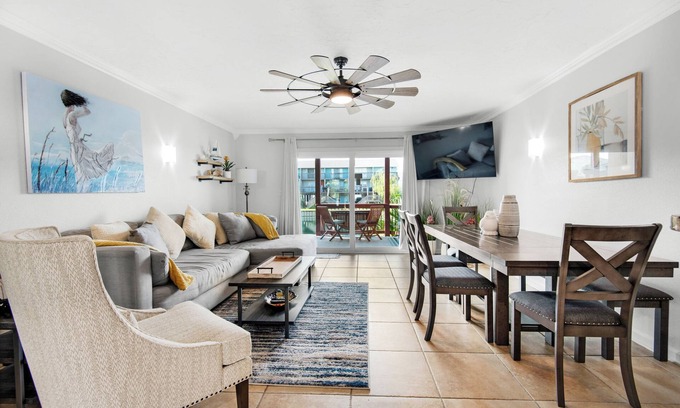 Pensacola Beach House | 🐢Lagoon View|Prime Location|Turtle Hideaway🐢