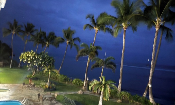 Historic Lahaina Front Street Apartment | Lahaina Shores Luxury Oceanfront Ocean View & Mountain View w/2 Lanais