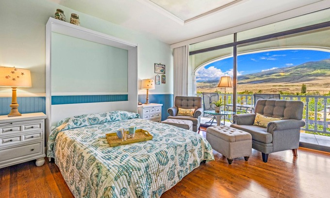 Historic Lahaina Front Street Condo | Lahaina Shores Mountain View Studio 628