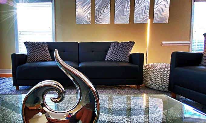 North Charleston House | LAKE ACCESS | STYLISH TOWNHOME NEAR DOWNTOWN