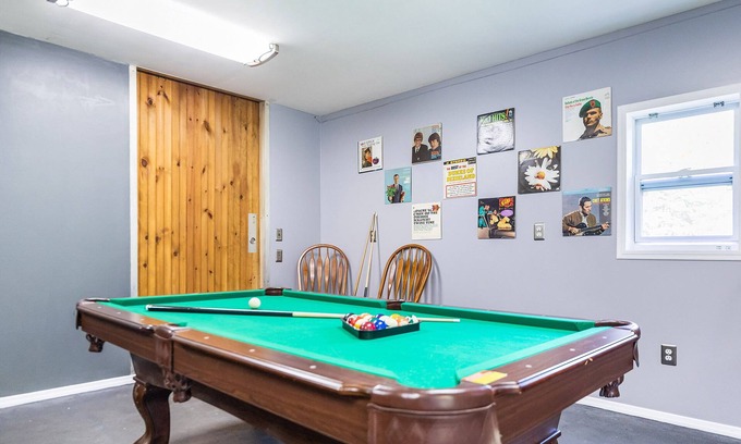 Hamlin Ski Chalet | Lake Ariel Retreat w. Game Room