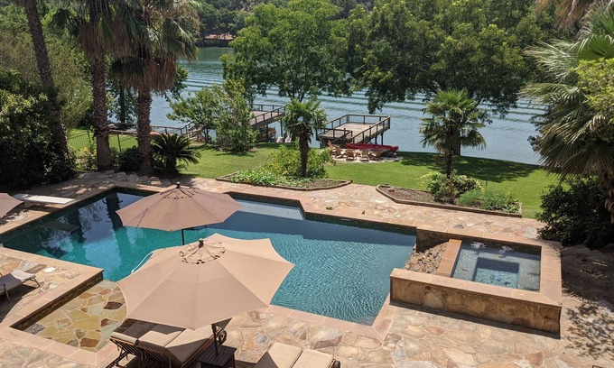 Horseshoe Bend Estates House | LAKE AUSTIN WATERFRONT ESTATE: SUMMER ONLY. MIN 30 DAY RENTAL
