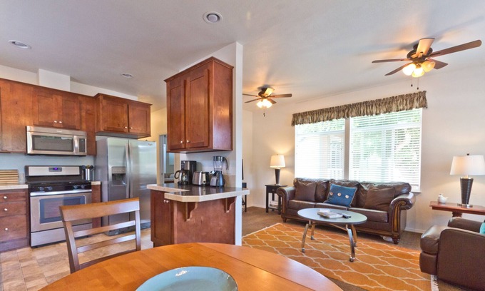 Oak View House | Lake Casitas 10 min. To the BEACHnWinery view