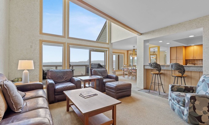 Boyne City Condo | Lake Charlevoix Condo that sleeps 6-8