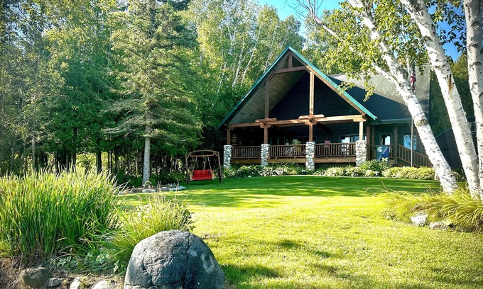 Boyne City House | Lake Charlevoix family retreat