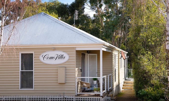 Daylesford Apartment | Lake Como Studio- perfectly located cosy escape