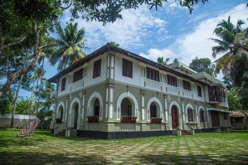 Kochi Bed & Breakfast | Lake County Heritage Home