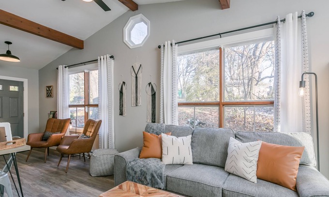 Canandaigua Cottage | Lake Escape >HOT TUB< Walk to the lake >CMAC<
