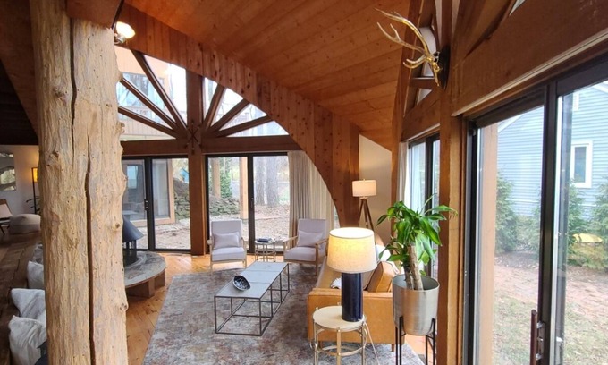 Bay Village House | Lake Front Home Bay Village