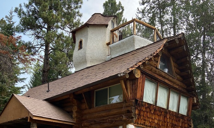 Tamarack Resort Cabin | Lake Front One of a Kind Cottage
