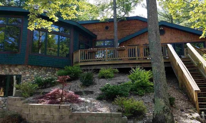 Lake Ann House | Lake frontage on beautiful Lake Ann near Traverse City, Michigan