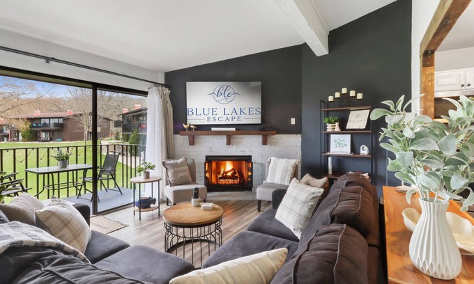 Lake Geneva Condo | Lake Geneva Getaway! King Bed! Fireplace!