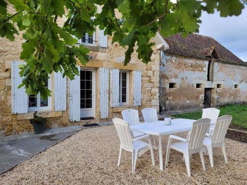 Maurens House | Lake House A Tranquil Escape