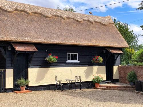 Finchingfield House | Lake House Cottage