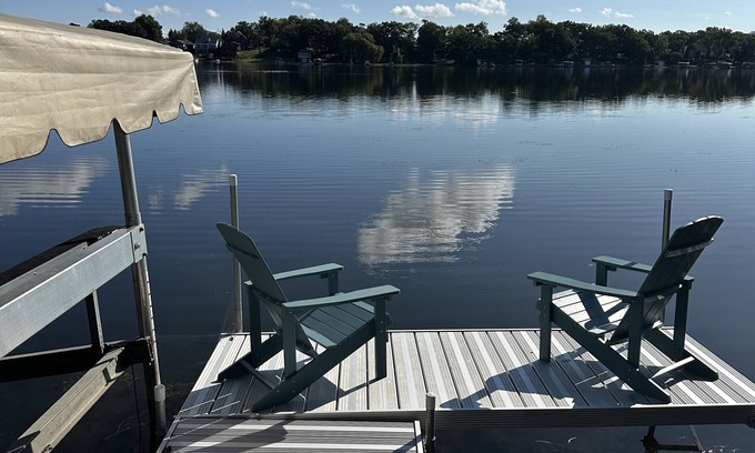 Paddock Lake House | Lake House ON the Water! Unbelievable Views! Hot tub! Kayaks! NEWLY RENOVATED!