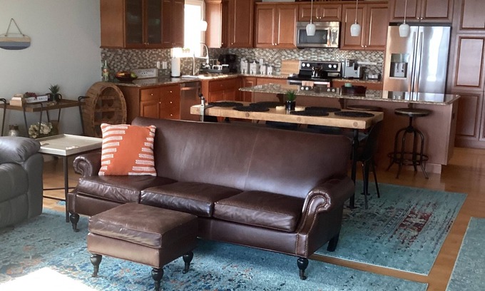 Geneva-on-the-Lake Condo | Lake Life-The beach is your back yard! 3br/3ba Oct-April rent 3 get 4th free-ask