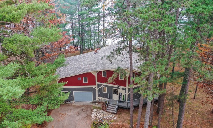 Minocqua House | Lake Lodge w Pool Table & Water Toys - Close to Town