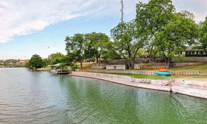 Marble Falls House | Lake Marble Falls Waterfront | House | Wet Slip | Huge Yard