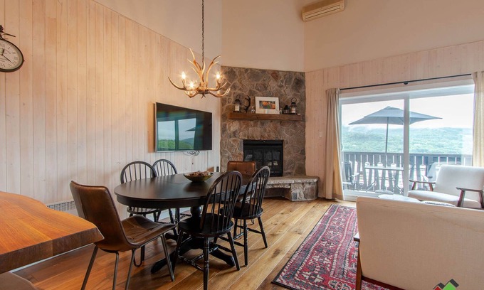 Mont-Tremblant Apartment | Lake & Mountain View condo